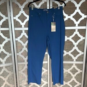 YMI NWT Straight Leg Blue Jeans High-Waisted